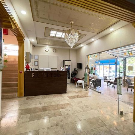 Ikarus Hotel Кушадасъ Екстериор снимка