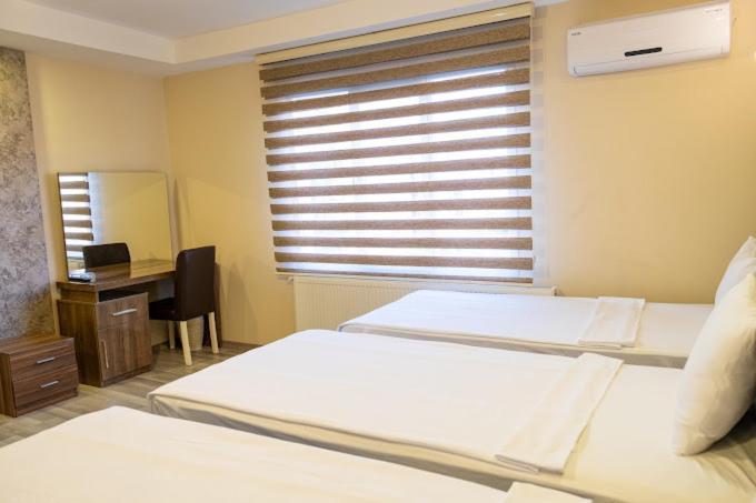 Ikarus Hotel Кушадасъ Екстериор снимка