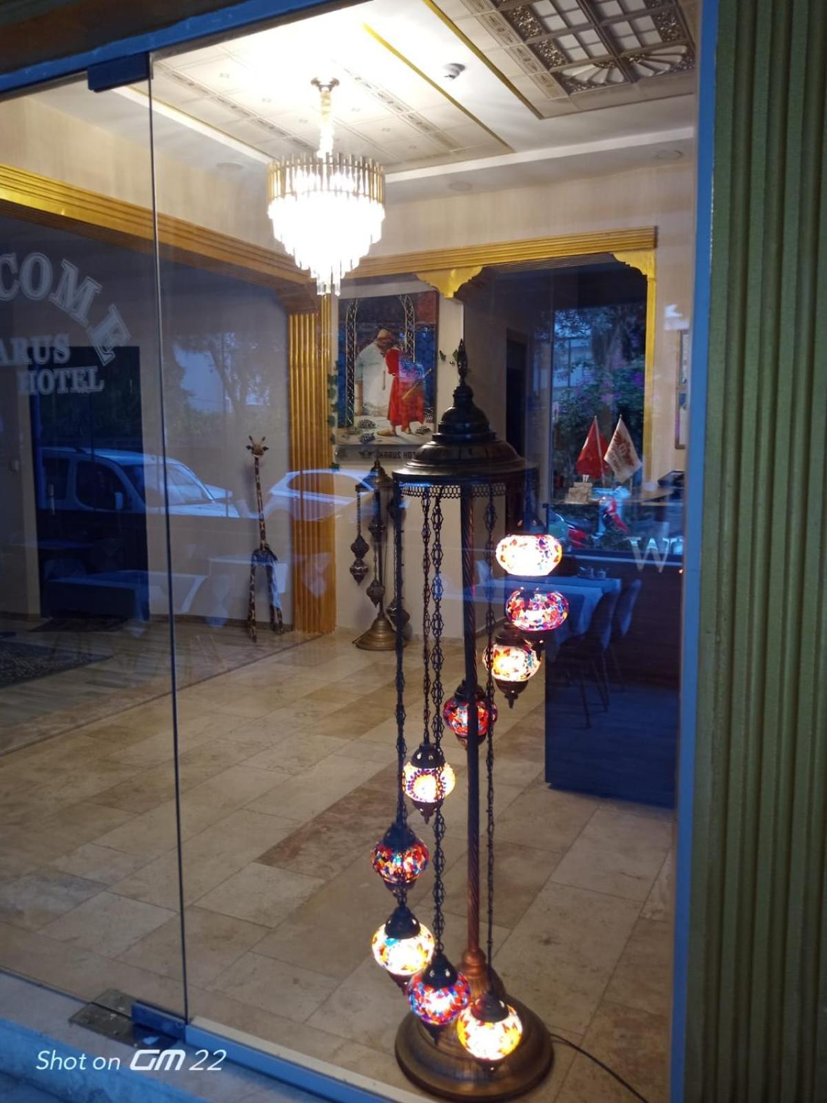 Ikarus Hotel Кушадасъ Екстериор снимка
