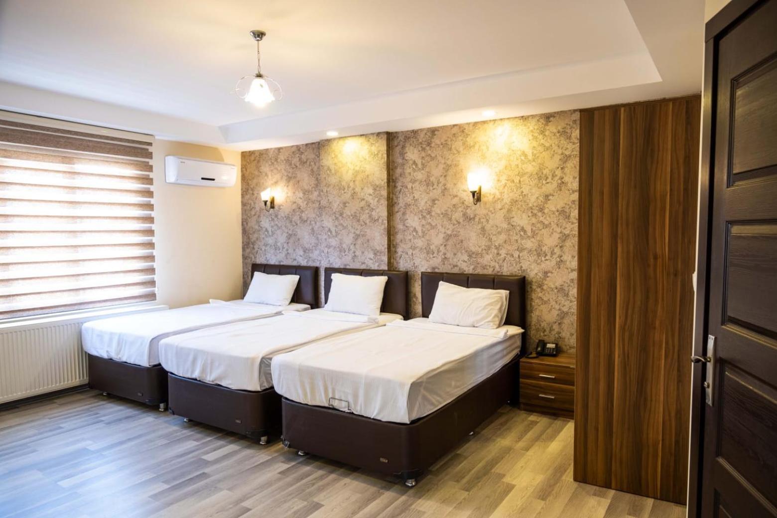 Ikarus Hotel Кушадасъ Екстериор снимка